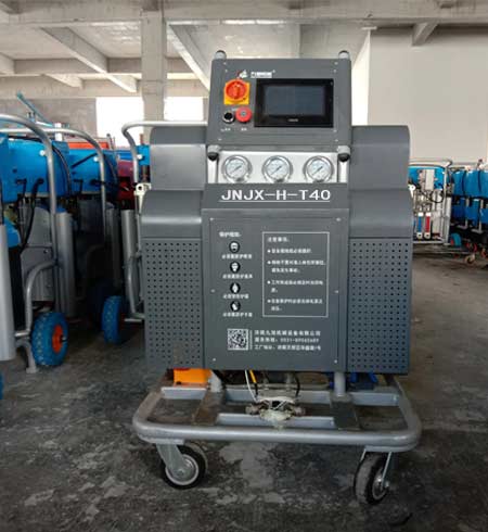 可移動聚氨酯發泡機(圖1) 液壓可移動聚氨酯發泡機