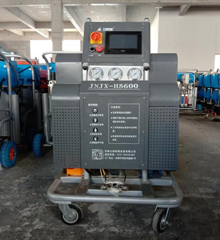 太陽能水箱發泡(圖1) H5600PLC聚氨酯發泡填充機器